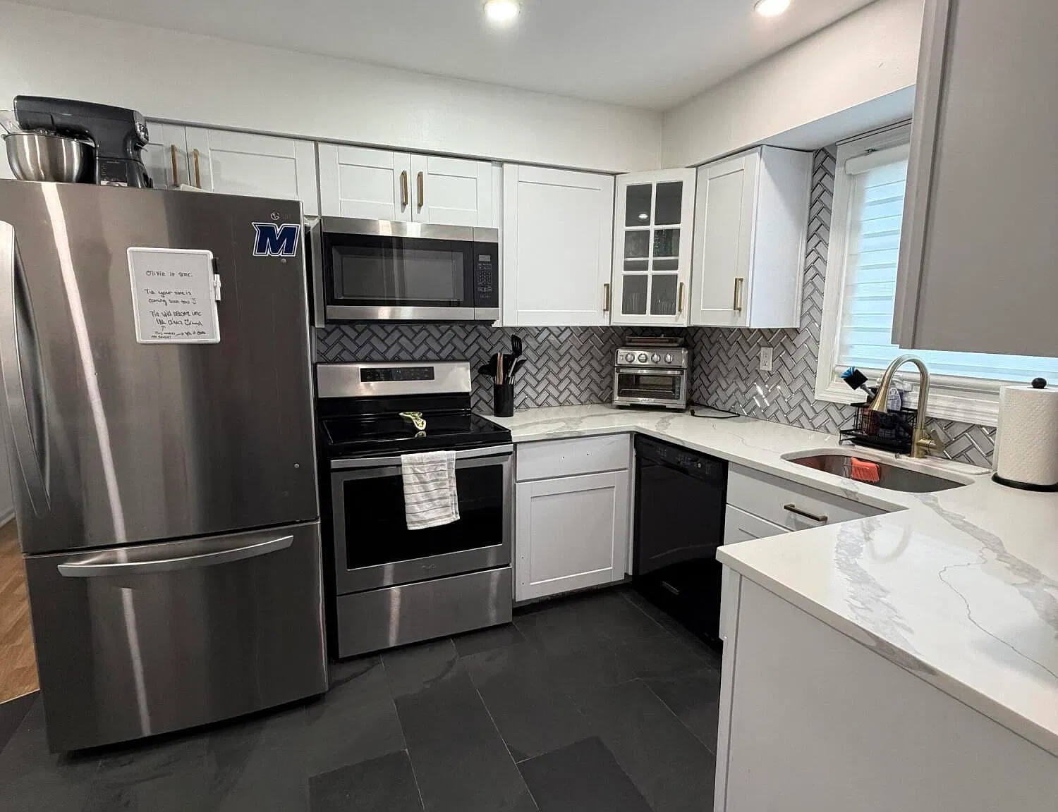 4 bed, 2.5 bath, 1738 sqft, $3,000 — Photo 4