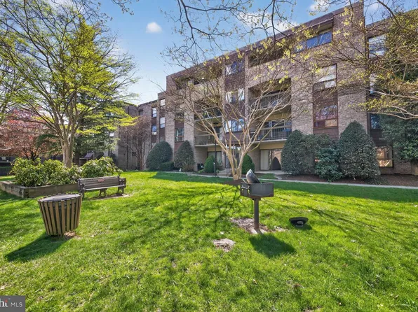 421 Christopher Ave #2, Gaithersburg, MD 20879