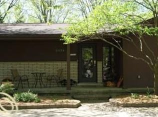 5576 Springwater Ln, West Bloomfield, MI 48322