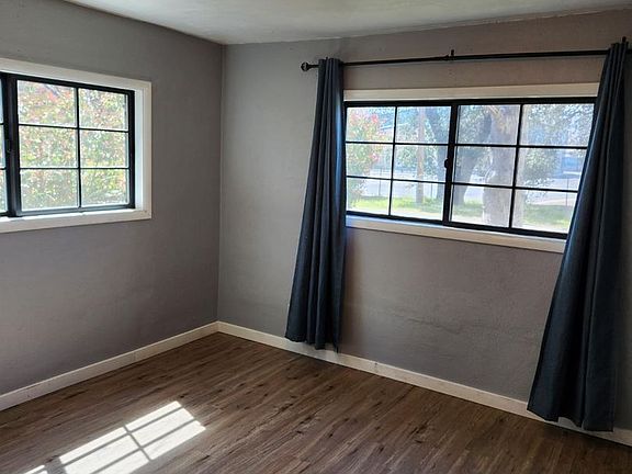 4th image of 3433 Willow St #1