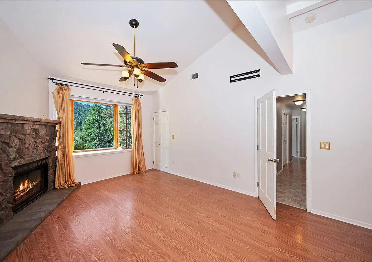 495 Zuger Ct — Photo 4