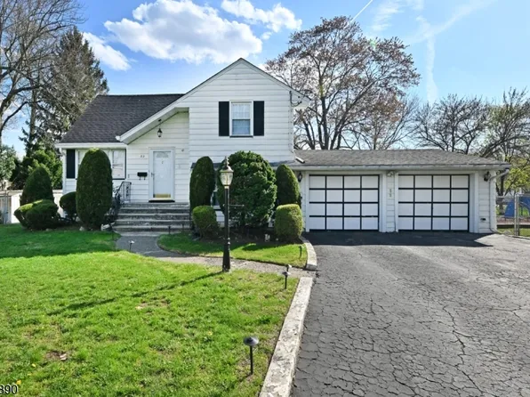 82 Arnot Pl, Paramus Boro, NJ 07652