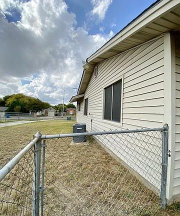 5th image of 4539 Avenida Prima St