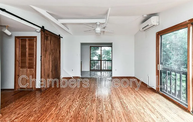 419 S Barton St — Photo 32