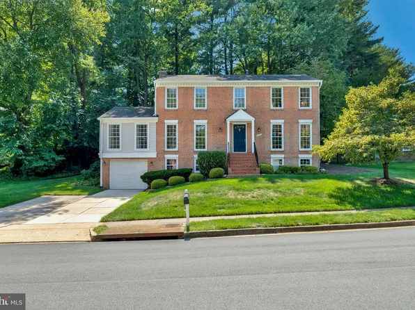 9215 Talisman Dr, Vienna, VA 22182