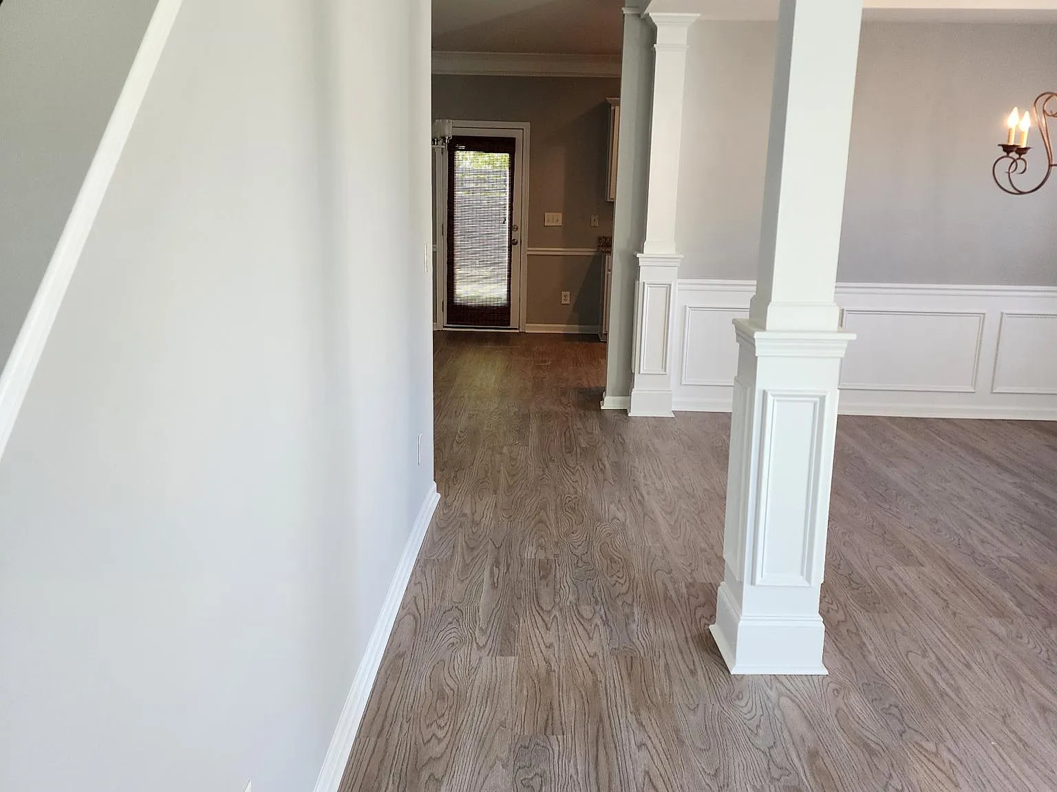 4 bed, 2.5 bath, 2536 sqft, $2,600 — Photo 2