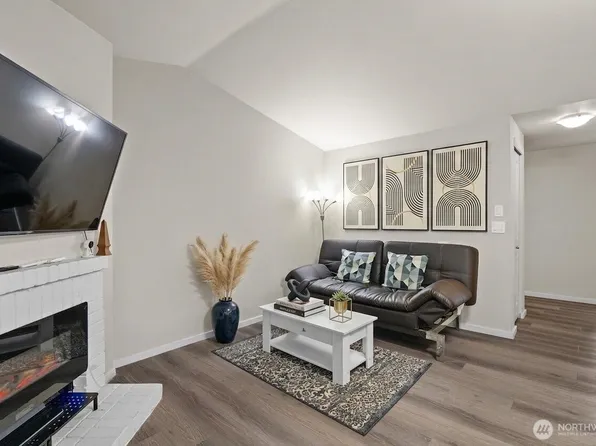 12404 E Gibson Road #K303, Everett, WA 98204