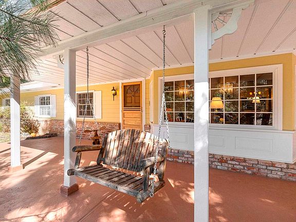 3rd image of 18652 Wildwood Dr