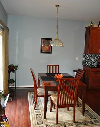 5th image of 97 Carriage Hill Dr