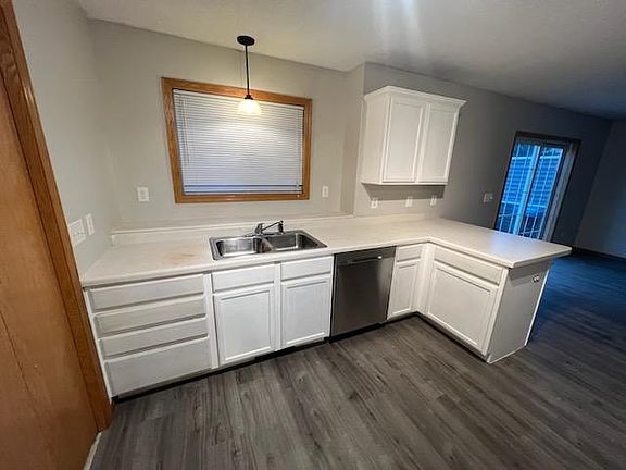 2nd image of 10103 Pleasure Creek Cir NE