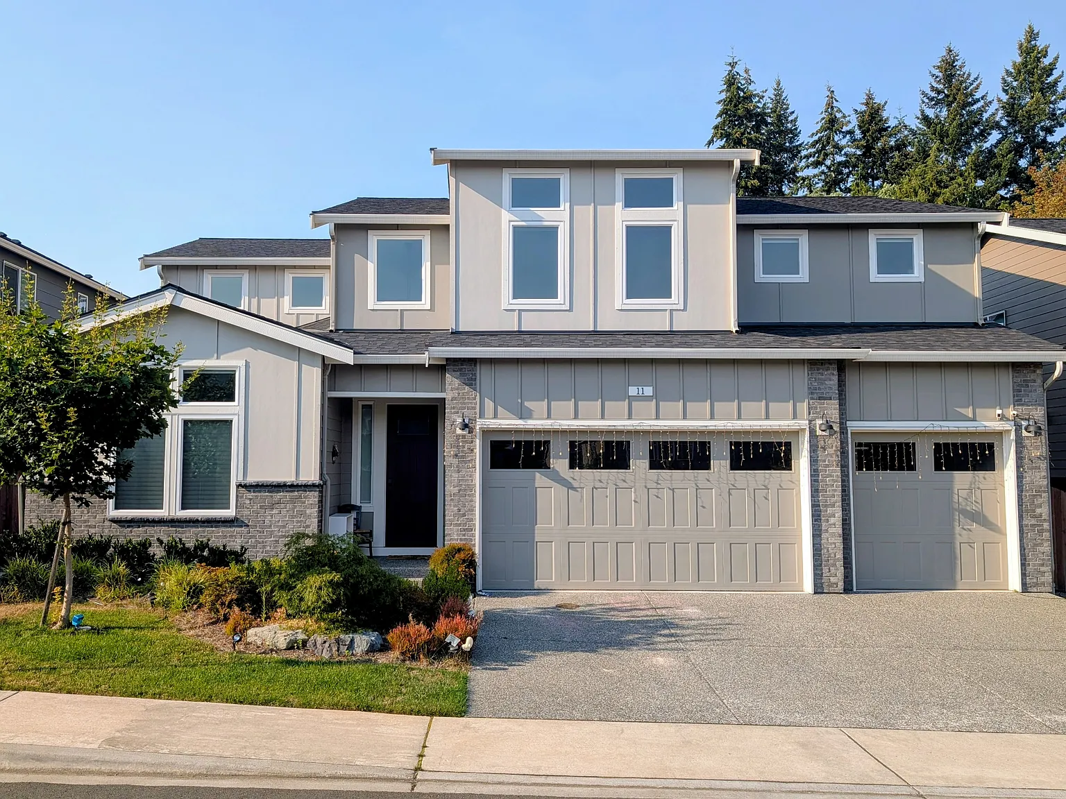 5 bed, 2818 sqft, $4,700 — Photo 1
