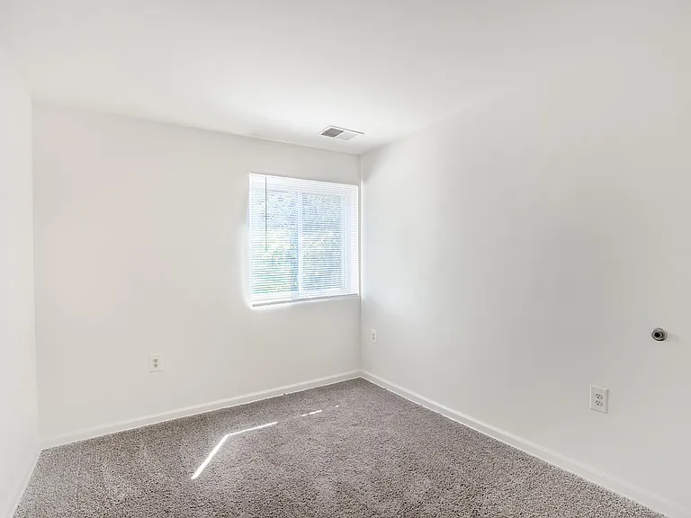 Highland Terrace Apartments — Photo 9