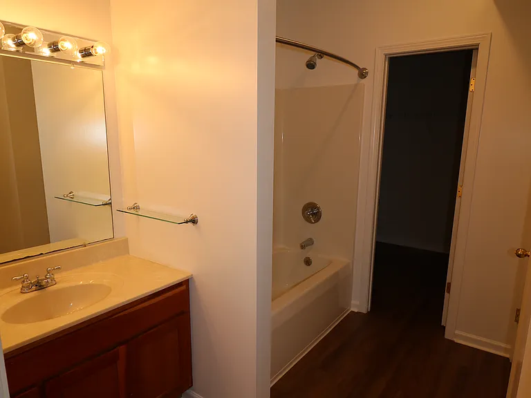 305 S Clifton Ave — Photo 9
