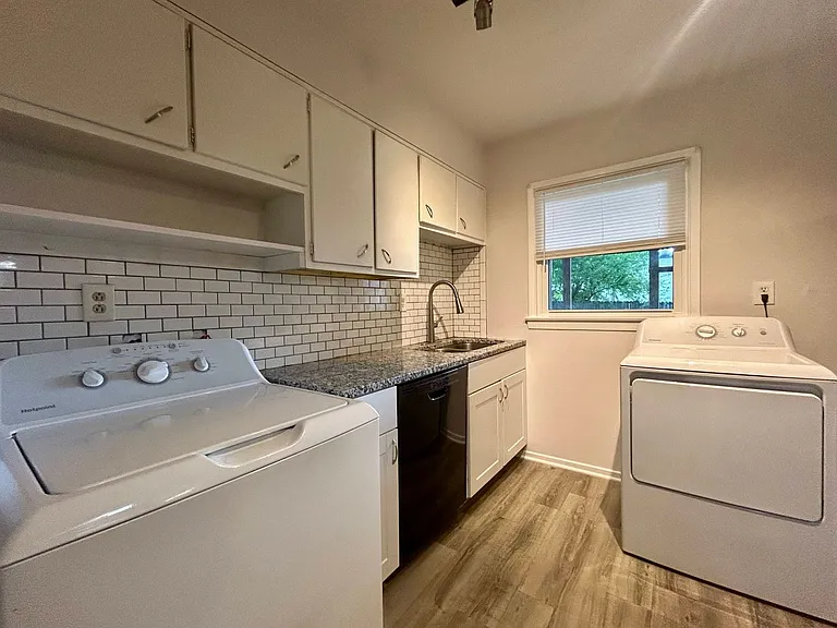 516 Hillview Blvd — Photo 5