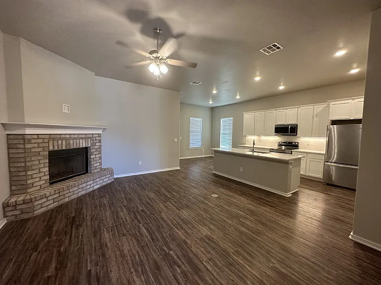 2909 Wausau Ave — Photo 4
