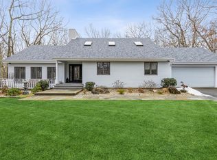 34 Rolling Hill Ct W, Sag Harbor, NY 11963