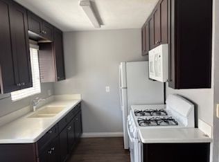 Large two bedroom one bathroom downstairs corner apartment available!, El Cajon, CA 92020