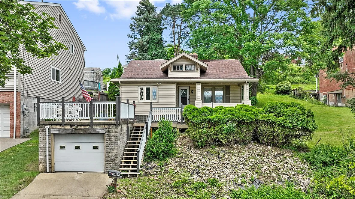 2608 Volta St photo 1