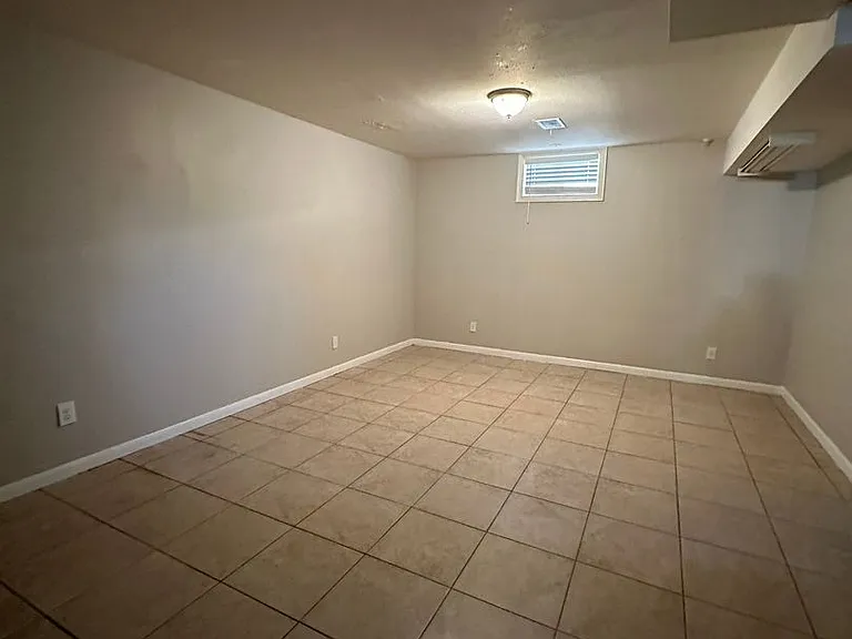 6820 Larsh Dr — Photo 9
