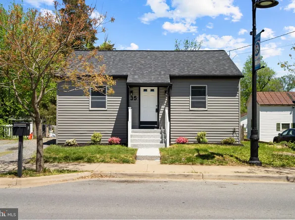 35 E Broad Way, Lovettsville, VA 20180
