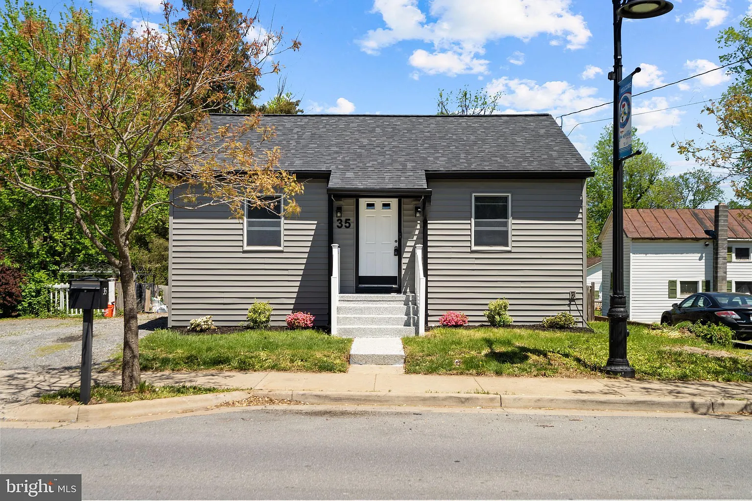 35 E Broad Way photo 1