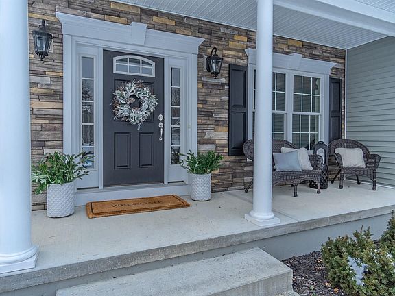 5th image of 10 Mackenna Ct