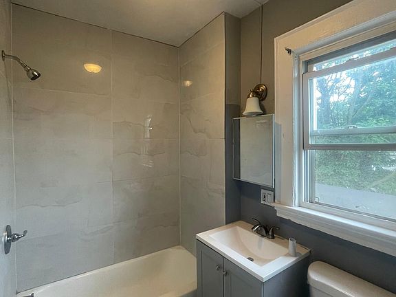 5th image of 286 Schley St #C