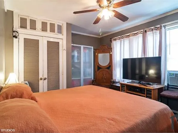 150 N Austin Blvd APT 2A, Oak Park, IL 60302