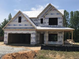 6813 Hunters Den Rd, Hope Mills, NC 28348