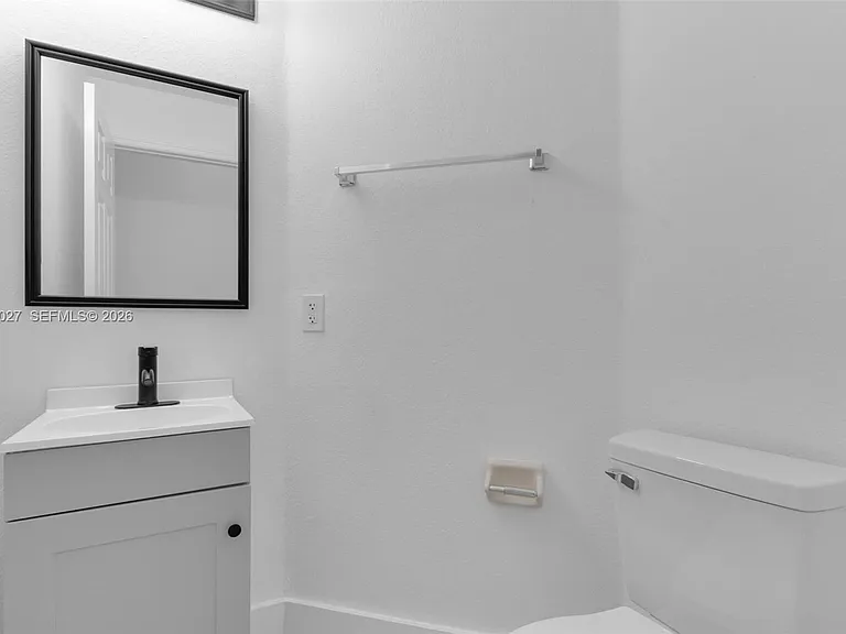 8165 NW 108th Ave — Photo 10
