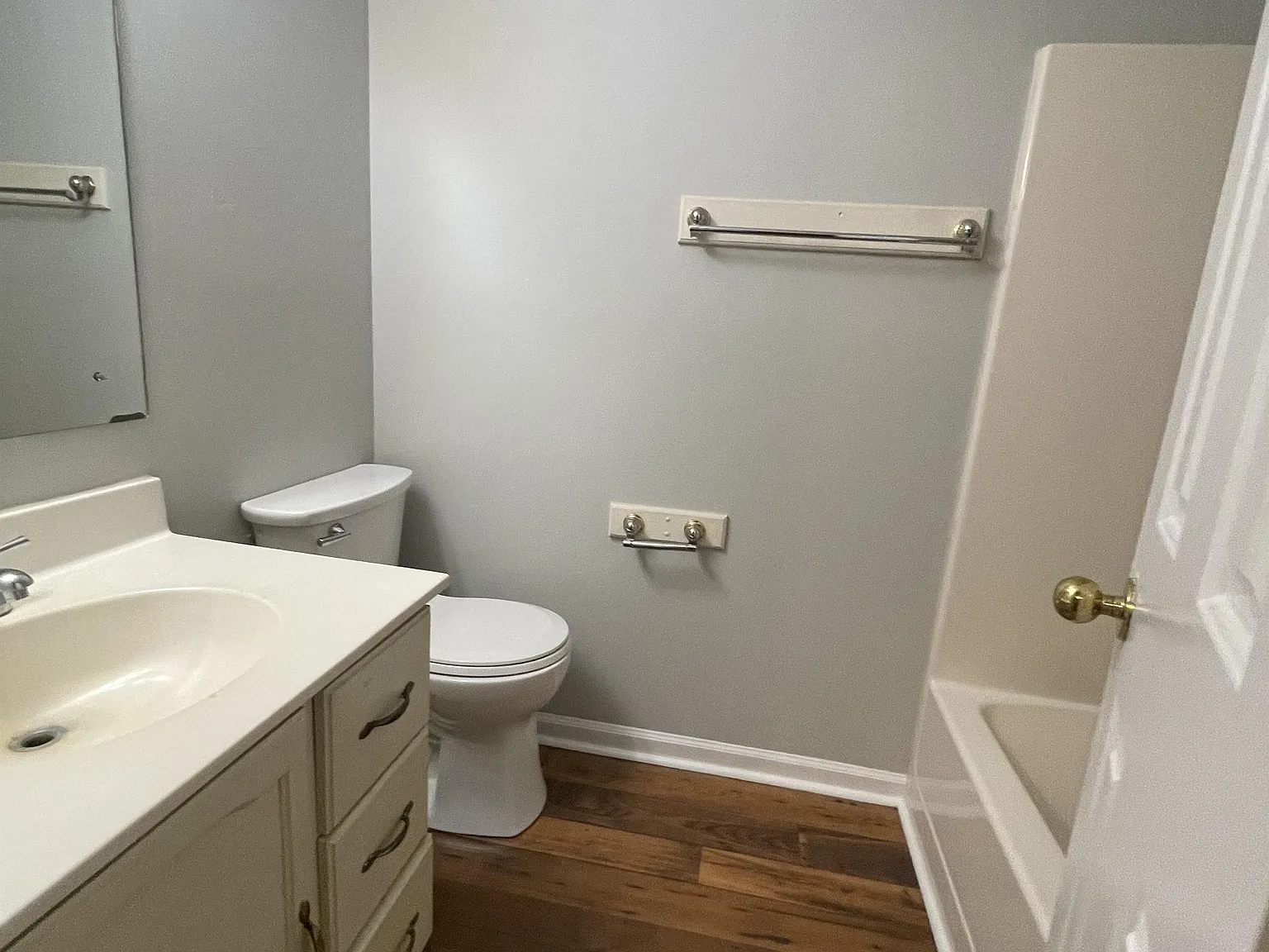 424 Harrodsburg Lane — Photo 4