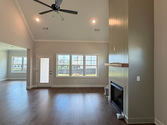 4th image of 4 Hancock Ln