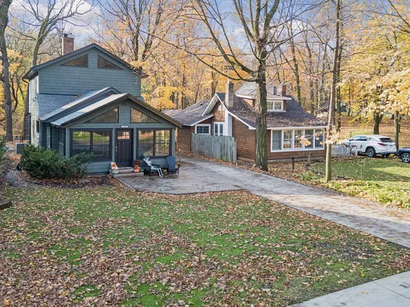 19045 Lake Ave, Deephaven, MN 55391