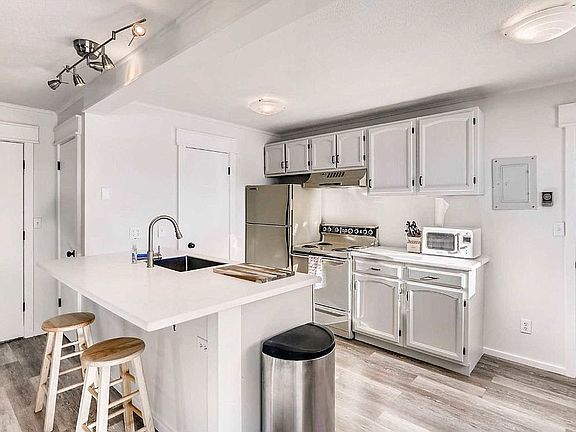 3rd image of 620 Main St Unit 104