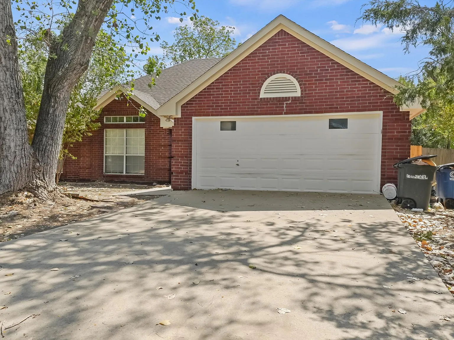4 bed, 1788 sqft, $2,200 — Photo 2