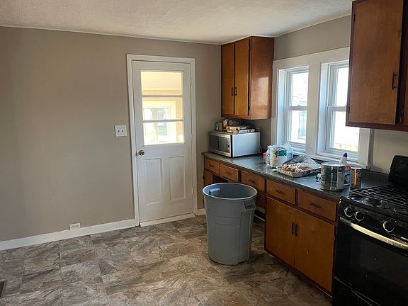 2nd image of 3852 N Mill Rd #2