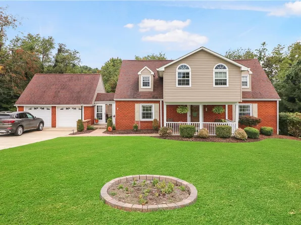 821 Merwin Rd, New Kensington, PA 15068