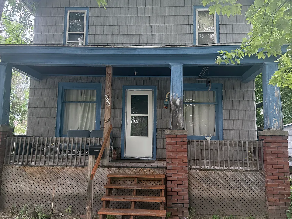 722 Throop St
