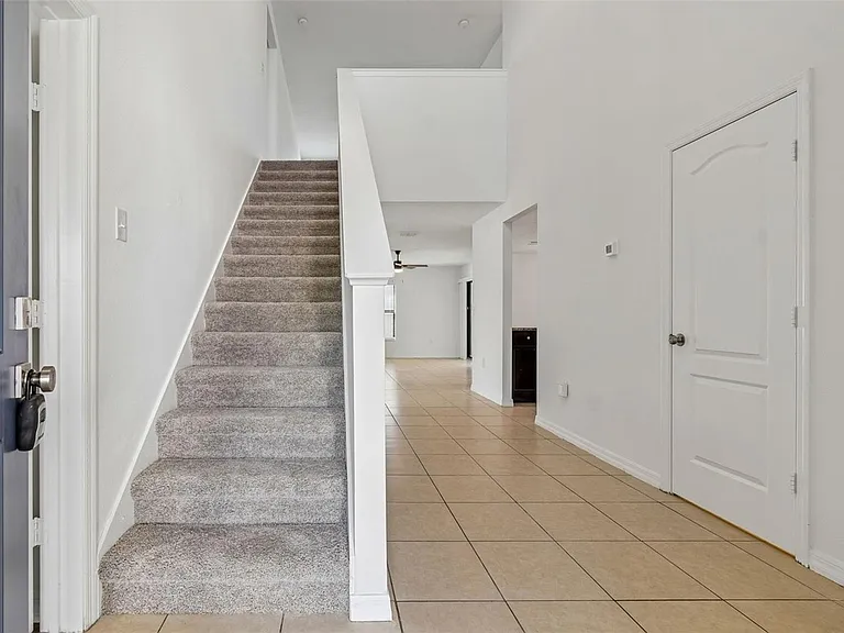 1009 Culbreath Green Ct — Photo 5