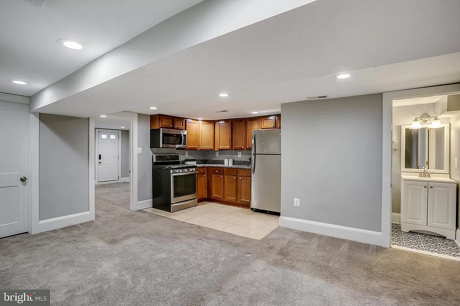 1 bed, 750 sqft, $1,550 — Photo 3