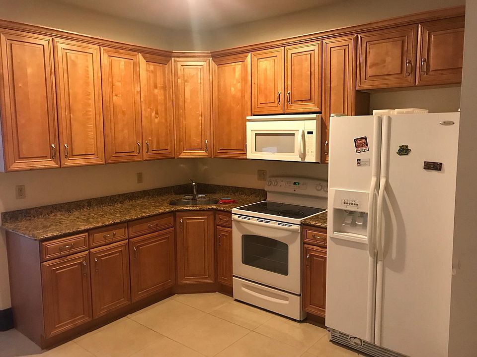 2nd image of 1025 Cherry St Unit 203