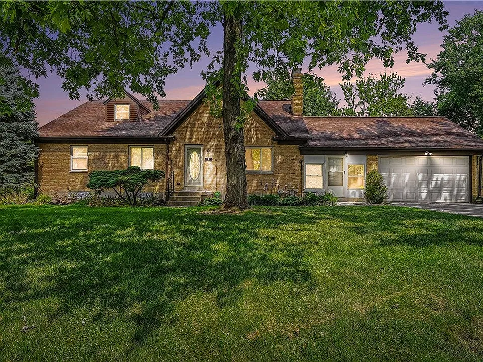 272 Maple Ave