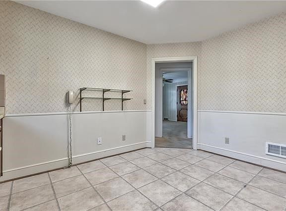 5th image of 10506 W 61st St