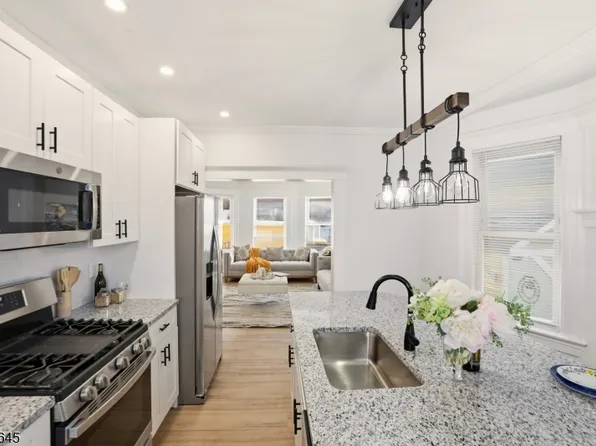 207 Brighton Ave, East Orange City, NJ 07017