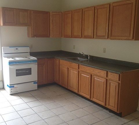 2nd image of 55 Elliott St #1