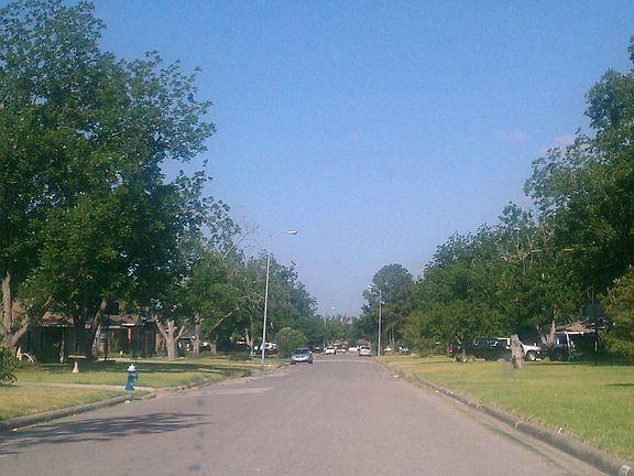 2nd image of 7903 Pecan Villas Dr