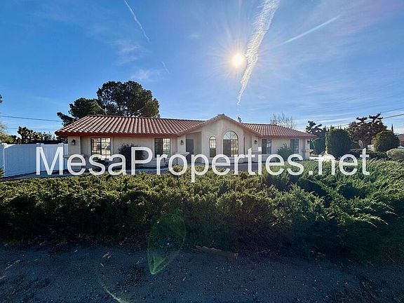 3rd image of 16510 Fremontia St