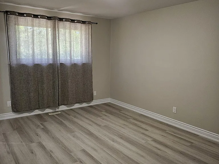 61 Deerfield Cres — Photo 22