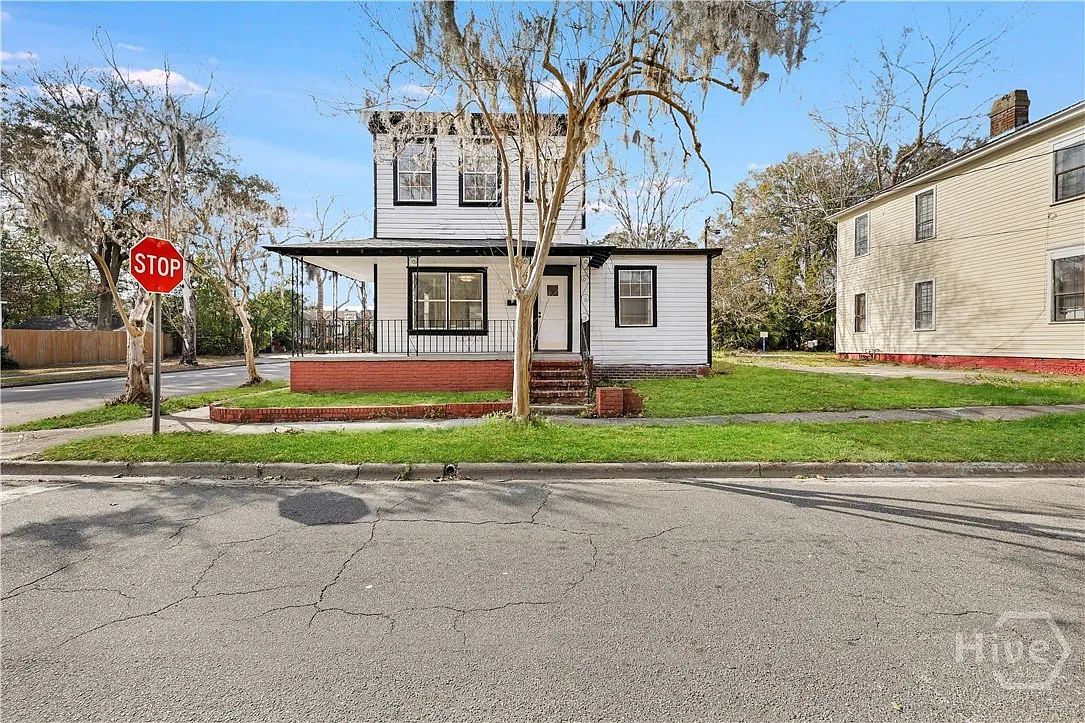 3 bed, 2.0 bath, 1773 sqft, $2,900 — Photo 2