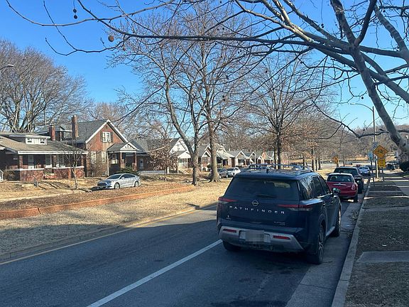 4th image of 5436 N Kingshighway Blvd